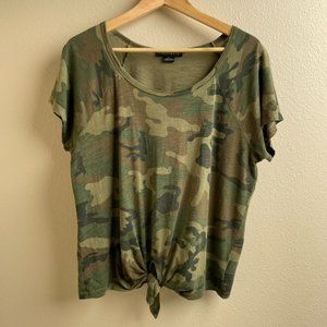 Sanctuary Lou Tie Hem Tee Camo Green